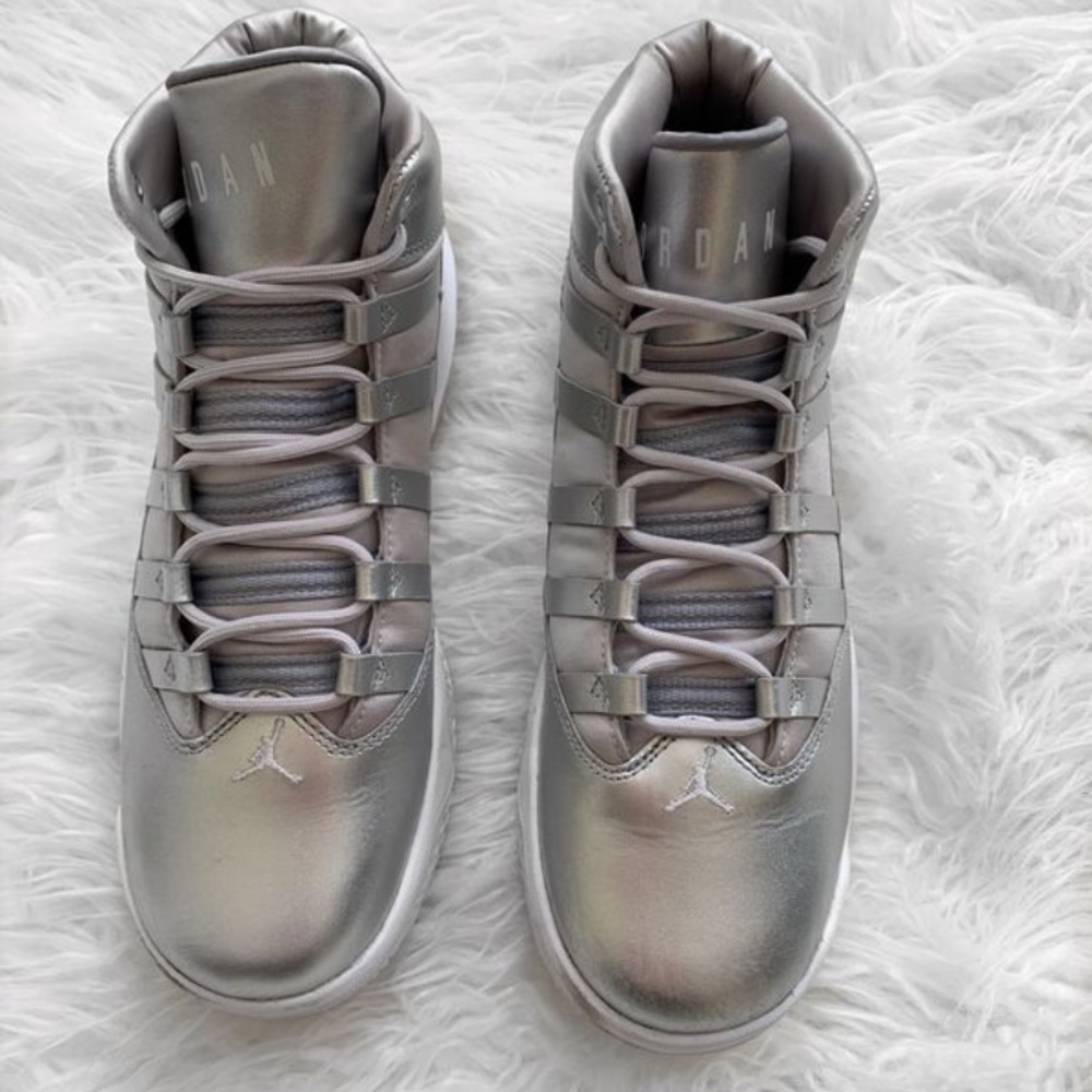Jordan Flights Metallic Silver